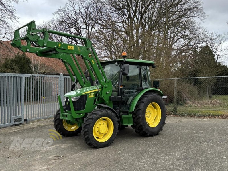 Traktor van het type John Deere 5075E STUFE V, Gebrauchtmaschine in Schwaförden